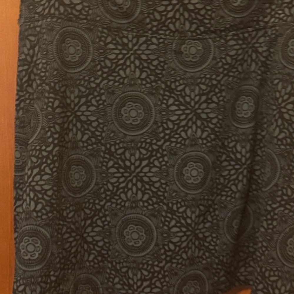 Elegant Black Patterned Skort - Picture 2 of 8
